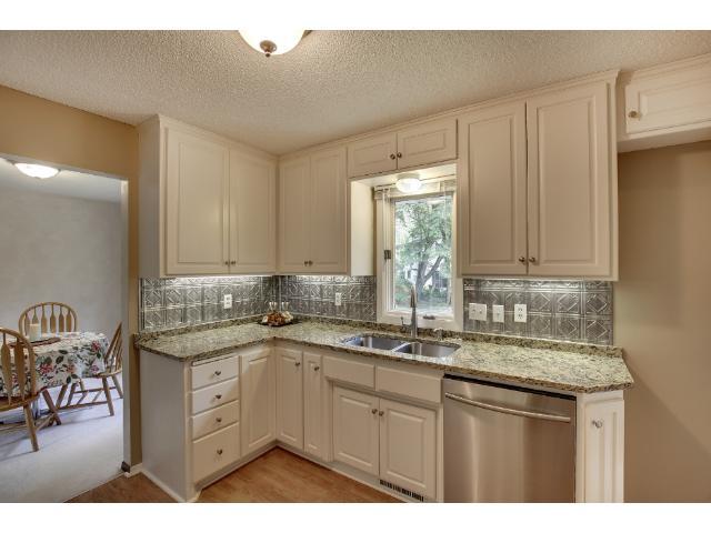 424 Reflection Road Apple Valley, MN 55124 - Photo 4 of 18 Gallery Image 4