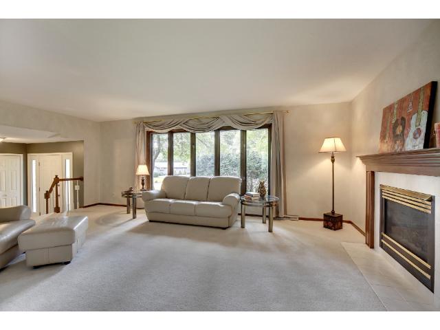 424 Reflection Road Apple Valley, MN 55124 - Photo 6 of 18 Gallery Image 6