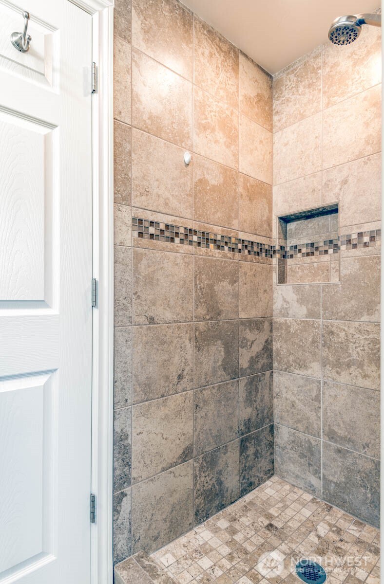 5207 Erlands Point Road Northwest Bremerton, WA 98312 - Photo 29 of 37