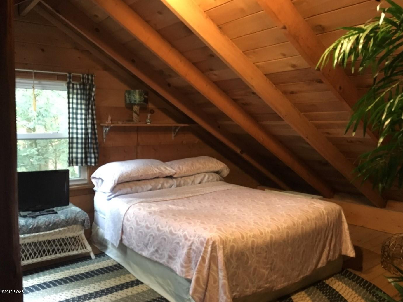 185 Timber Trail Greentown, PA 18426 - Photo 11 of 17 10-Bedroom