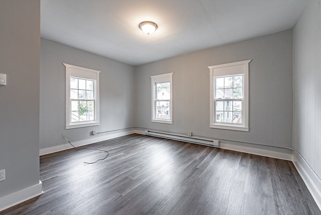 26-28 Calhoun Street Springfield, MA 01107 - Photo 5 of 39 Gallery Image 5
