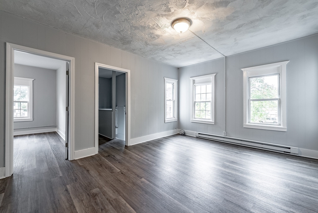 26-28 Calhoun Street Springfield, MA 01107 - Photo 6 of 39 Gallery Image 6