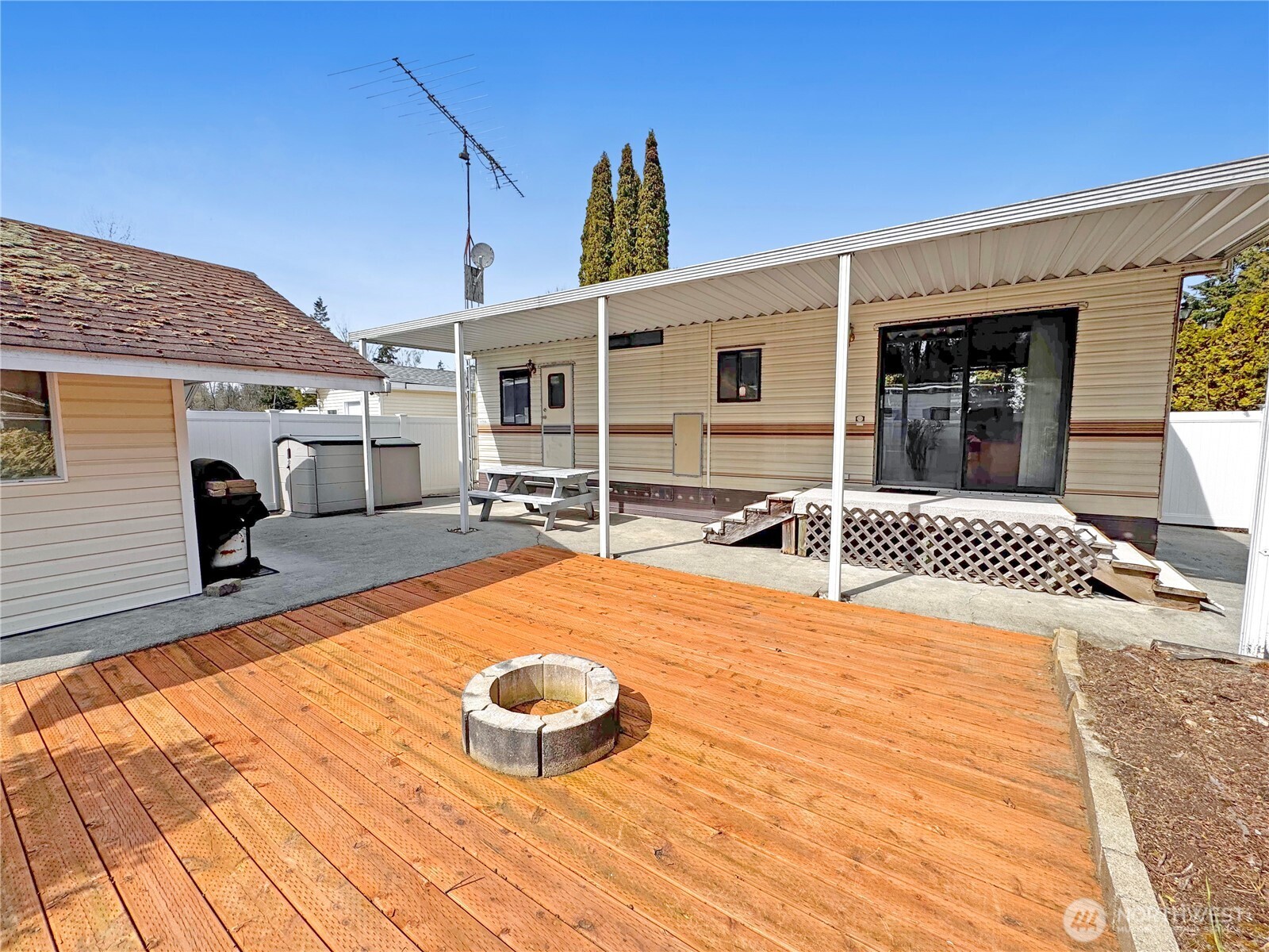 5001 Bay Road, Unit E27 Blaine, WA 98230 - Photo 3 of 18