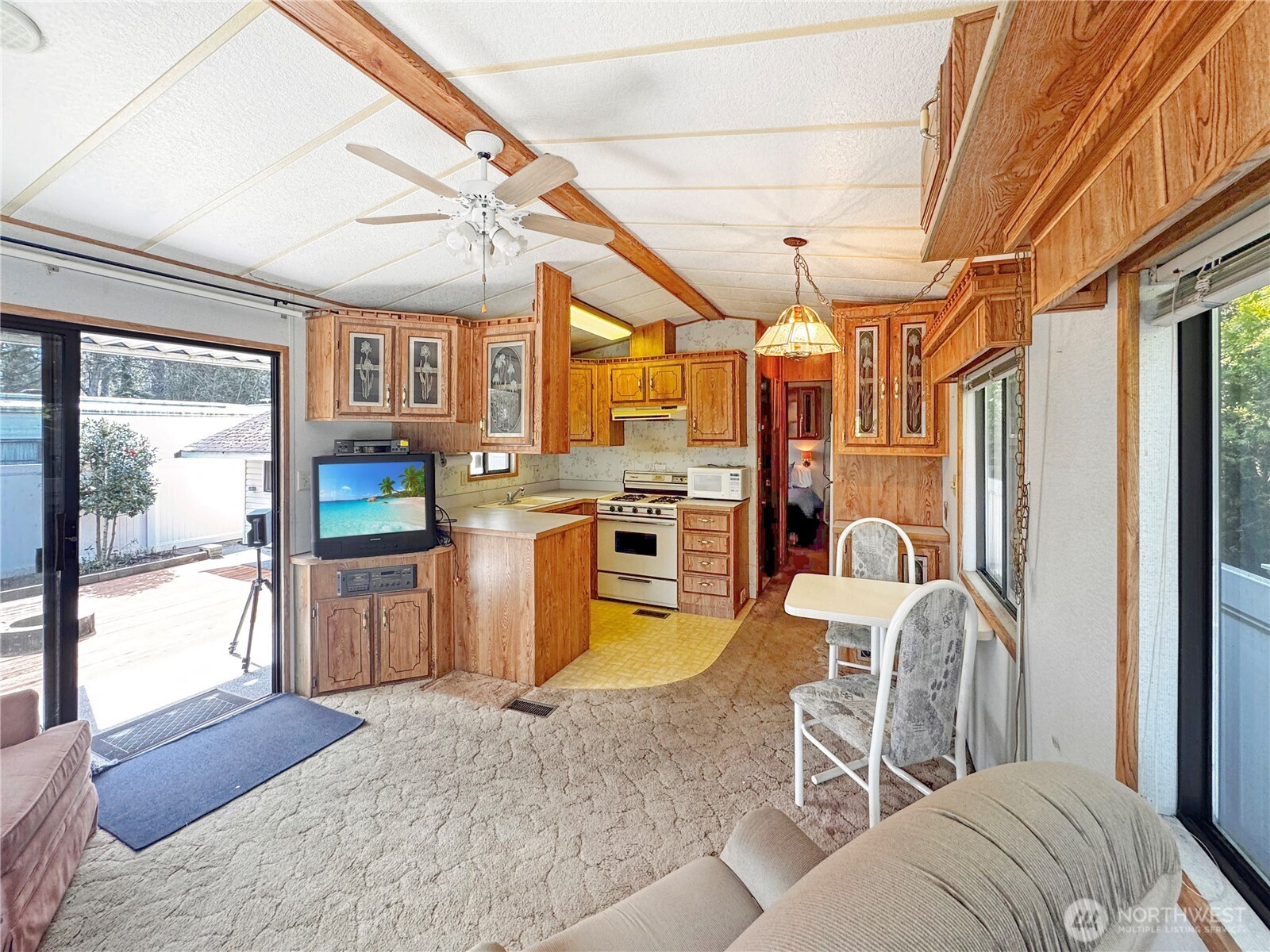 5001 Bay Road, Unit E27 Blaine, WA 98230 - Photo 8 of 18