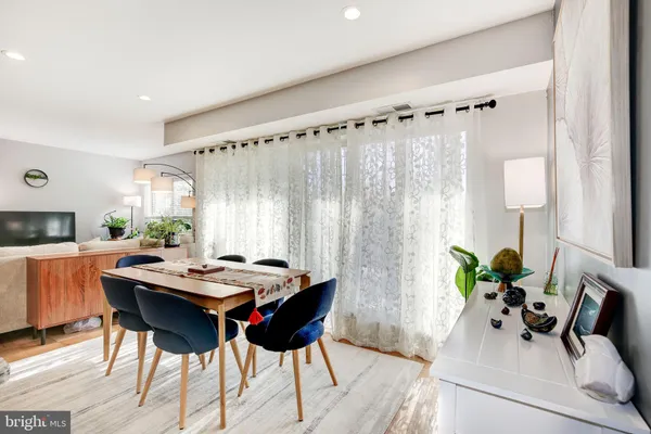 $235,000 | 5202 Crossfield Court, Unit 117, Rockville, MD 20852