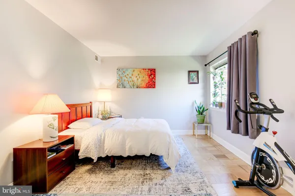 $235,000 | 5202 Crossfield Court, Unit 117, Rockville, MD 20852