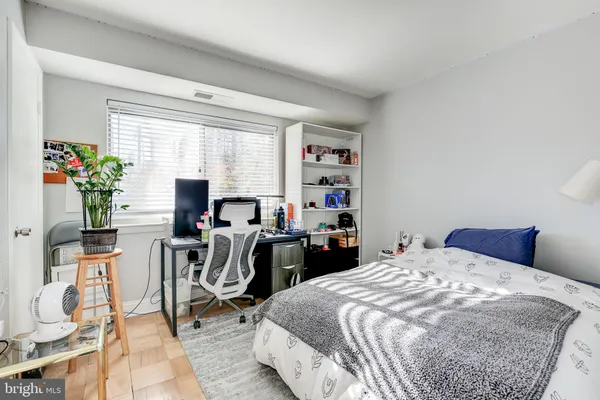 $235,000 | 5202 Crossfield Court, Unit 117, Rockville, MD 20852