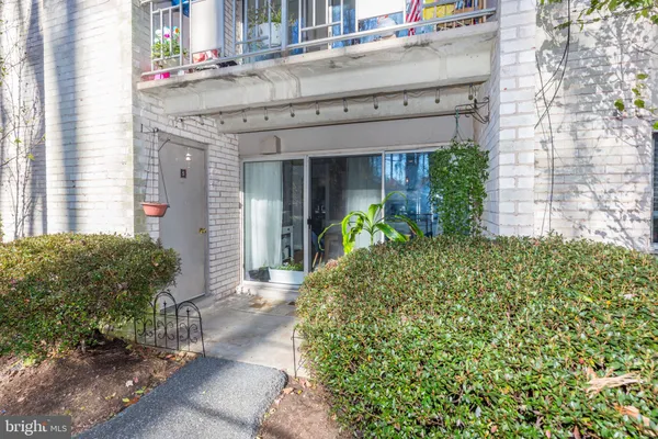 $235,000 | 5202 Crossfield Court, Unit 117, Rockville, MD 20852