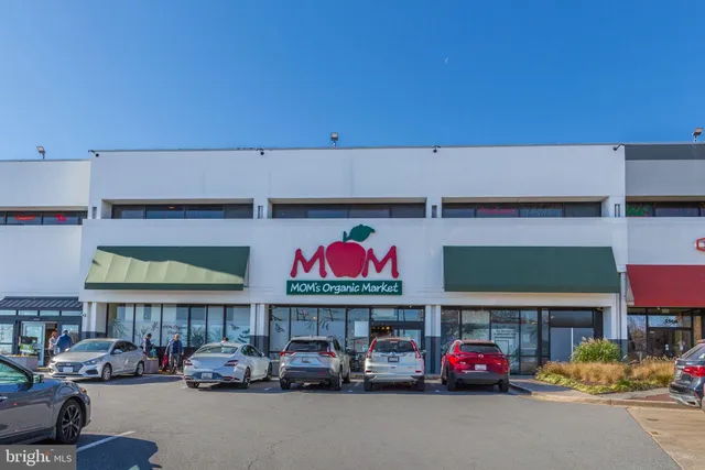 $235,000 | 5202 Crossfield Court, Unit 117, Rockville, MD 20852