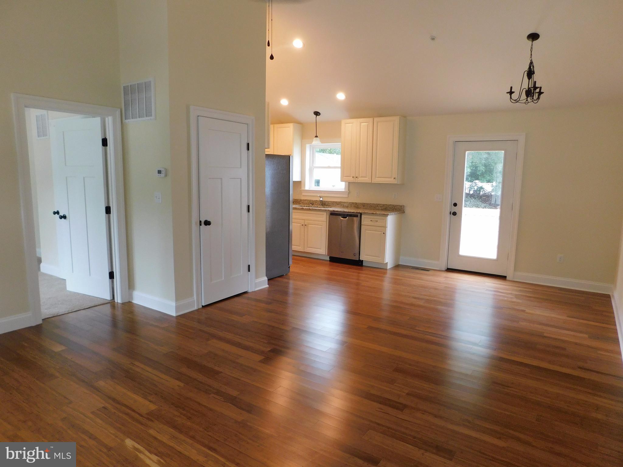 102 Merrick Avenue Secretary, MD 21664 - Photo 5 of 15 Living Room/dining room