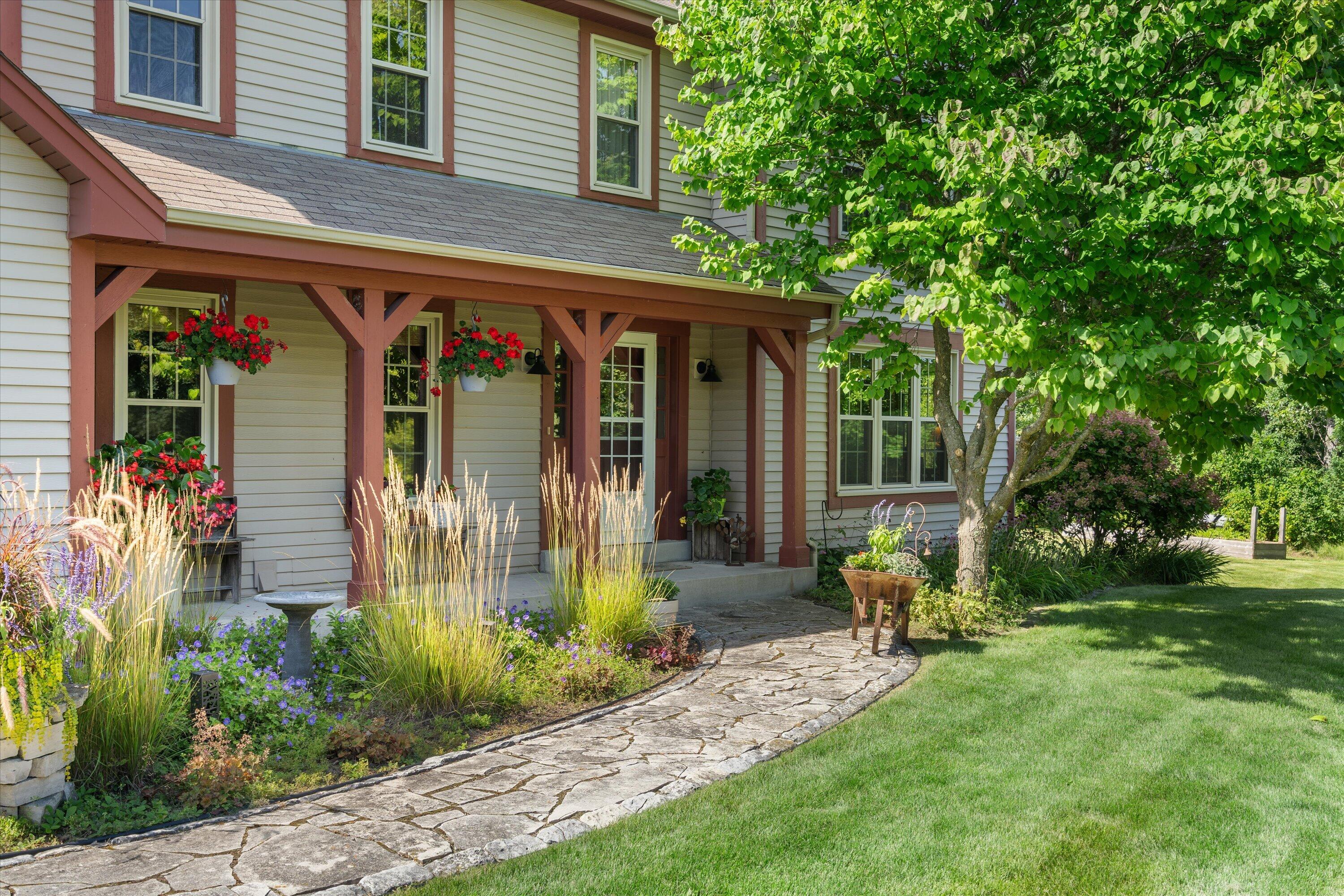 1669 Lake Shore Road Grafton, WI 53024 - Photo 47 of 70 Front Entry
