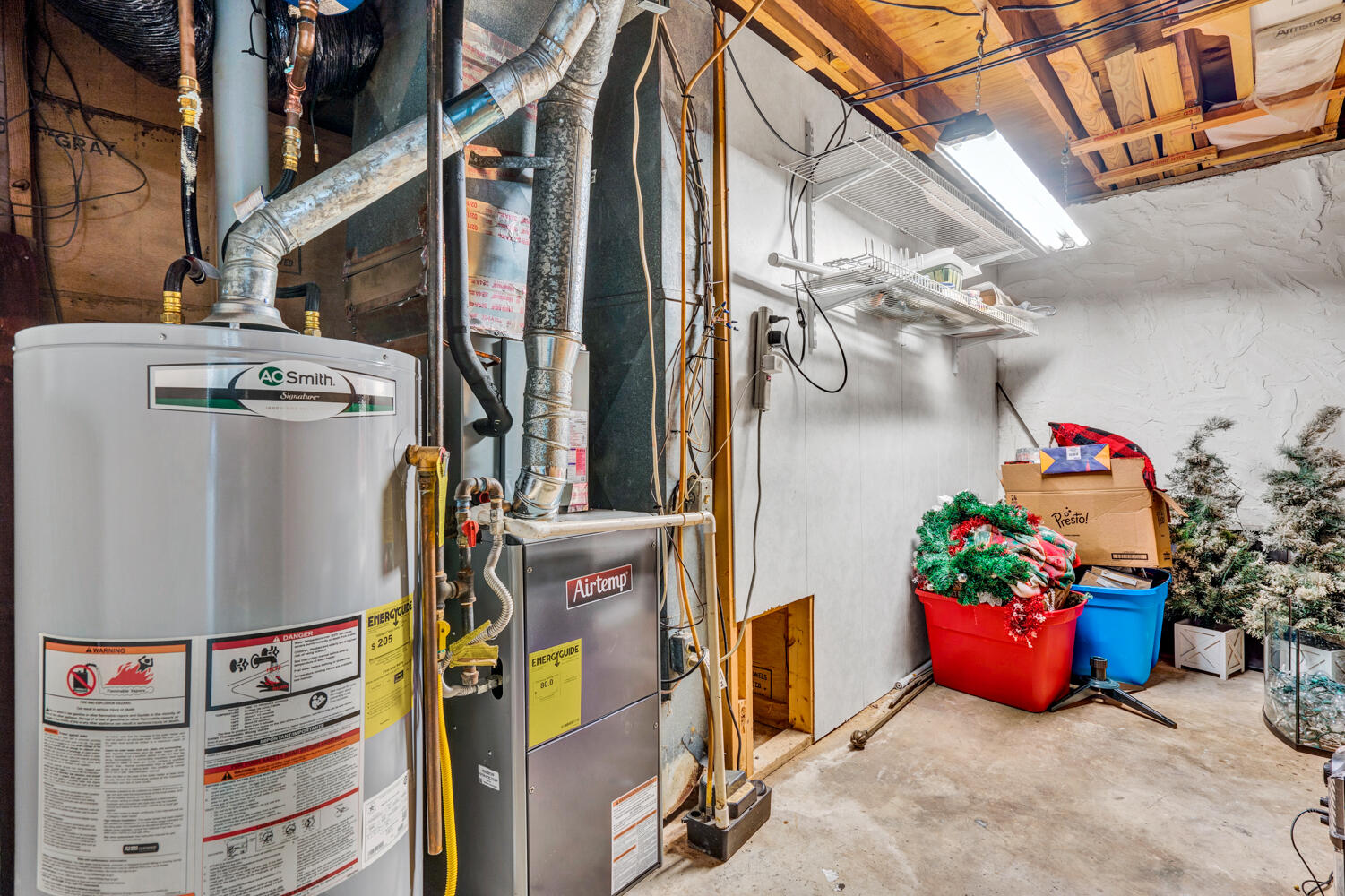 505 Holiday Road Vinton, VA 24179 - Photo 18 of 20 a view of storage and utility room