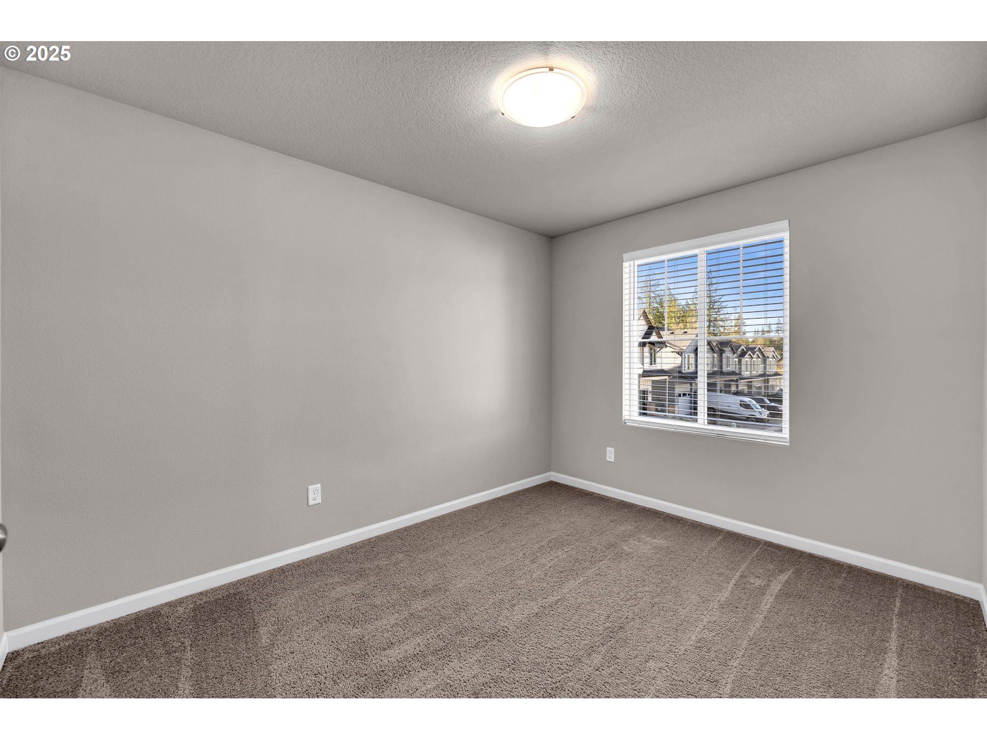 4147 South Canyon View Circle Ridgefield, WA 98642 - Photo 34 of 44 a view of an empty room with a window
