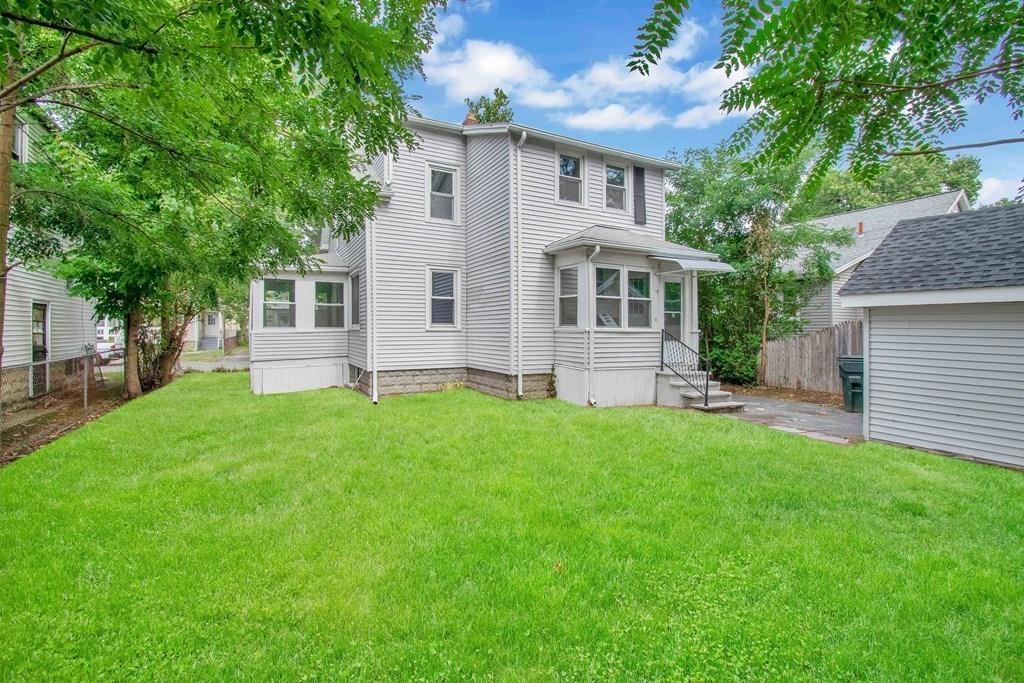 7 Littleton Street Springfield, MA 01104 - Photo 4 of 32
