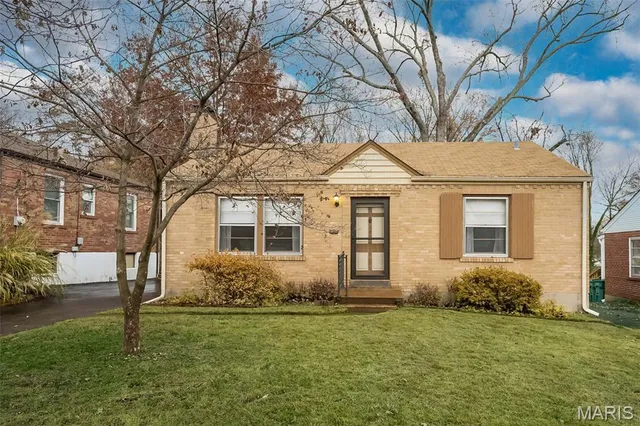 $279,000 | 340 Calvert Avenue, Webster Groves, MO 63119
