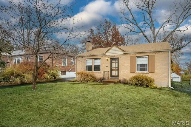 $279,000 | 340 Calvert Avenue, Webster Groves, MO 63119