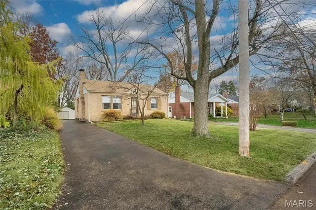 $279,000 | 340 Calvert Avenue, Webster Groves, MO 63119