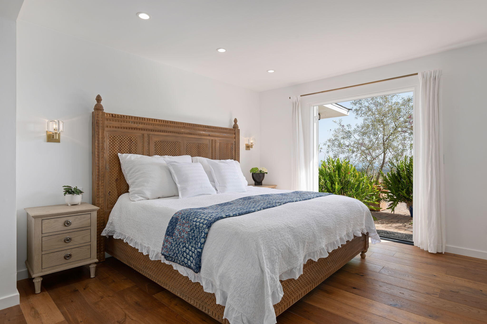 1144 Arbolado Road Santa Barbara, CA 93103 - Photo 31 of 40 29-Bedroom 3