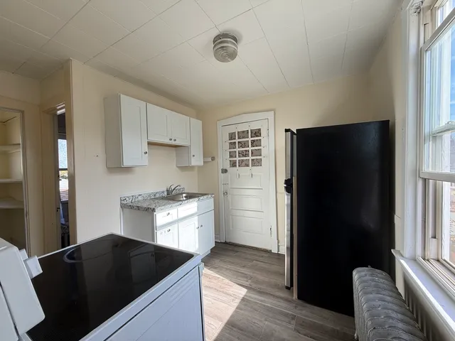 $1,500 | 2053 North Kenneth Avenue, Unit 2, Chicago, IL 60639