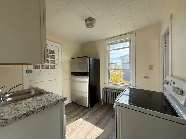 $1,500 | 2053 North Kenneth Avenue, Unit 2, Chicago, IL 60639