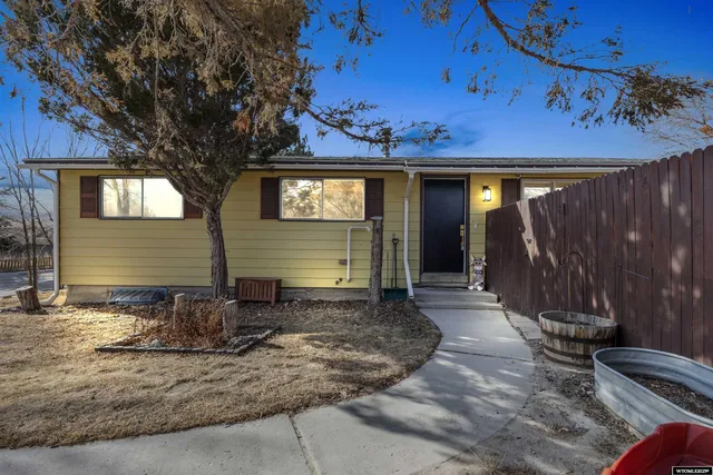 $250,000 | 507 Monte Vista Road, Rock Springs, WY 82901