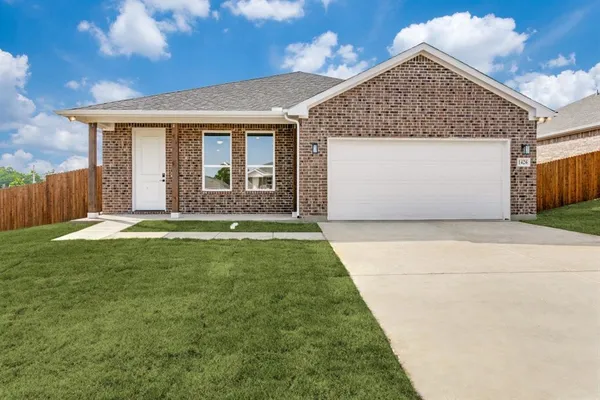$2,150 | 1426 Dry Creek Drive, Cleburne, TX 76033