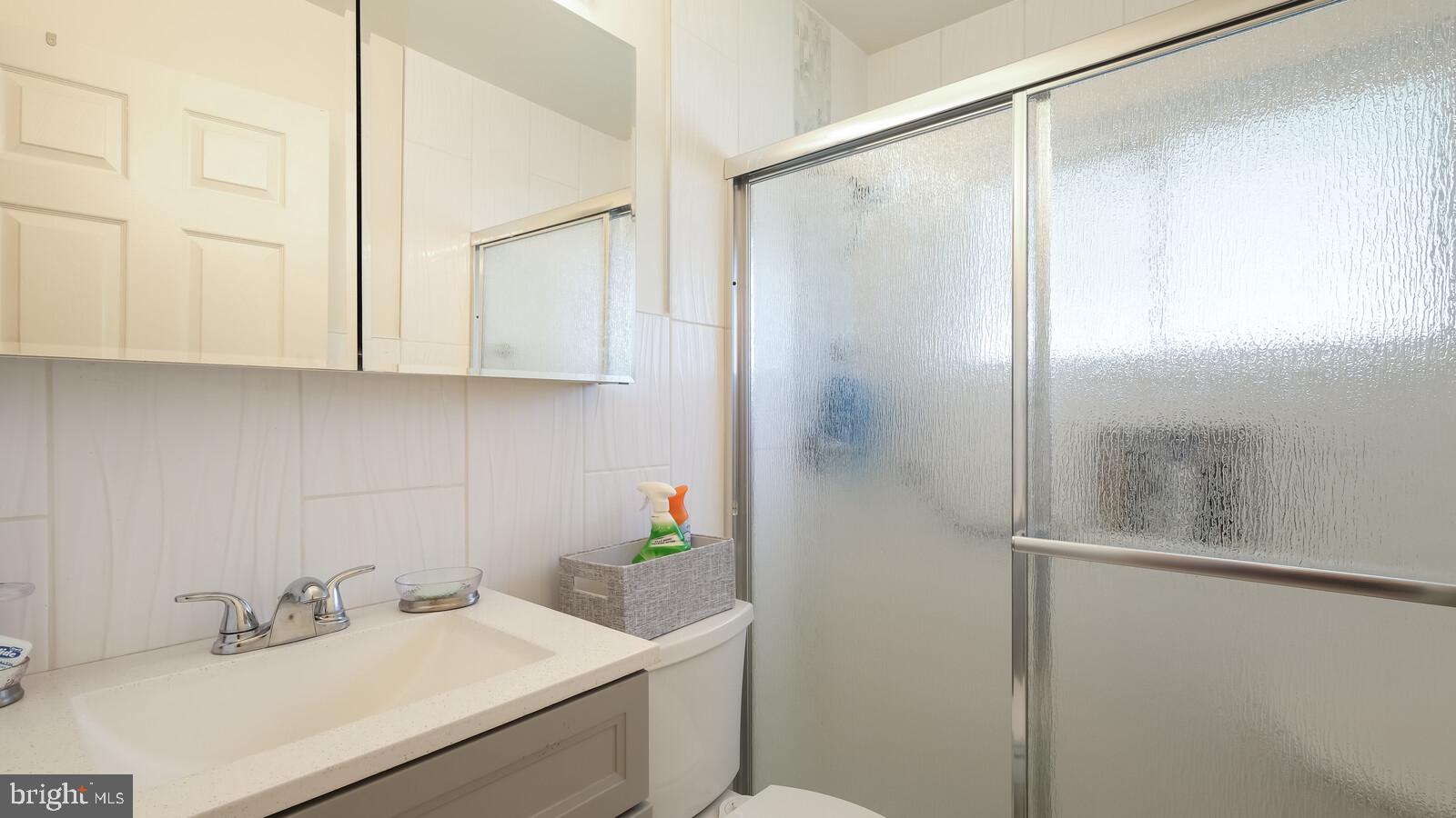 48 Hemlock Road Levittown, PA 19056 - Photo 16 of 32 Main Bathroom