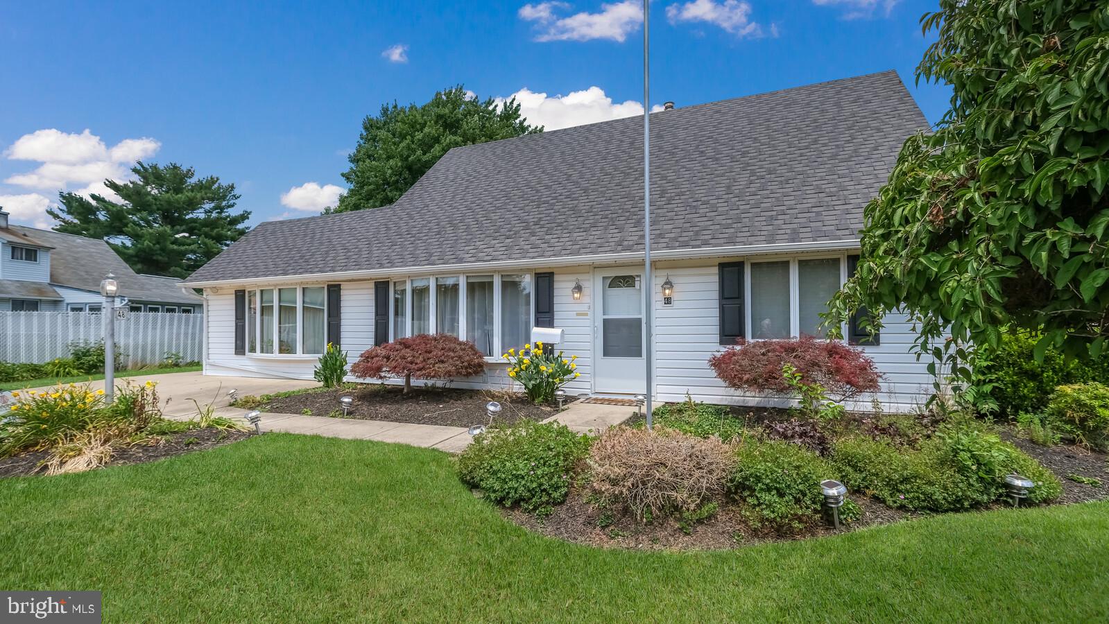 48 Hemlock Road Levittown, PA 19056 - Photo 3 of 32 Gallery Image 3