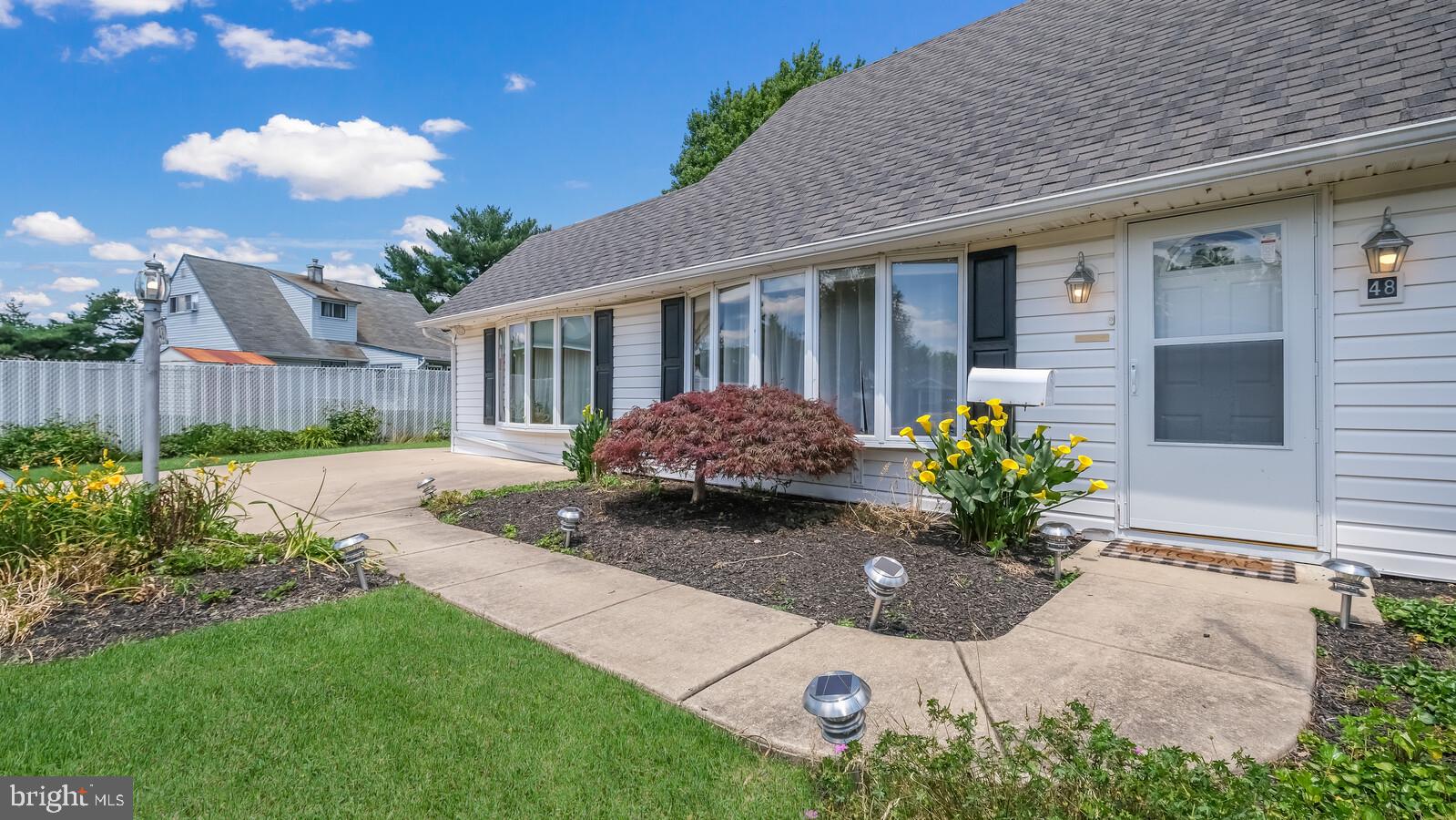 48 Hemlock Road Levittown, PA 19056 - Photo 4 of 32 Gallery Image 4