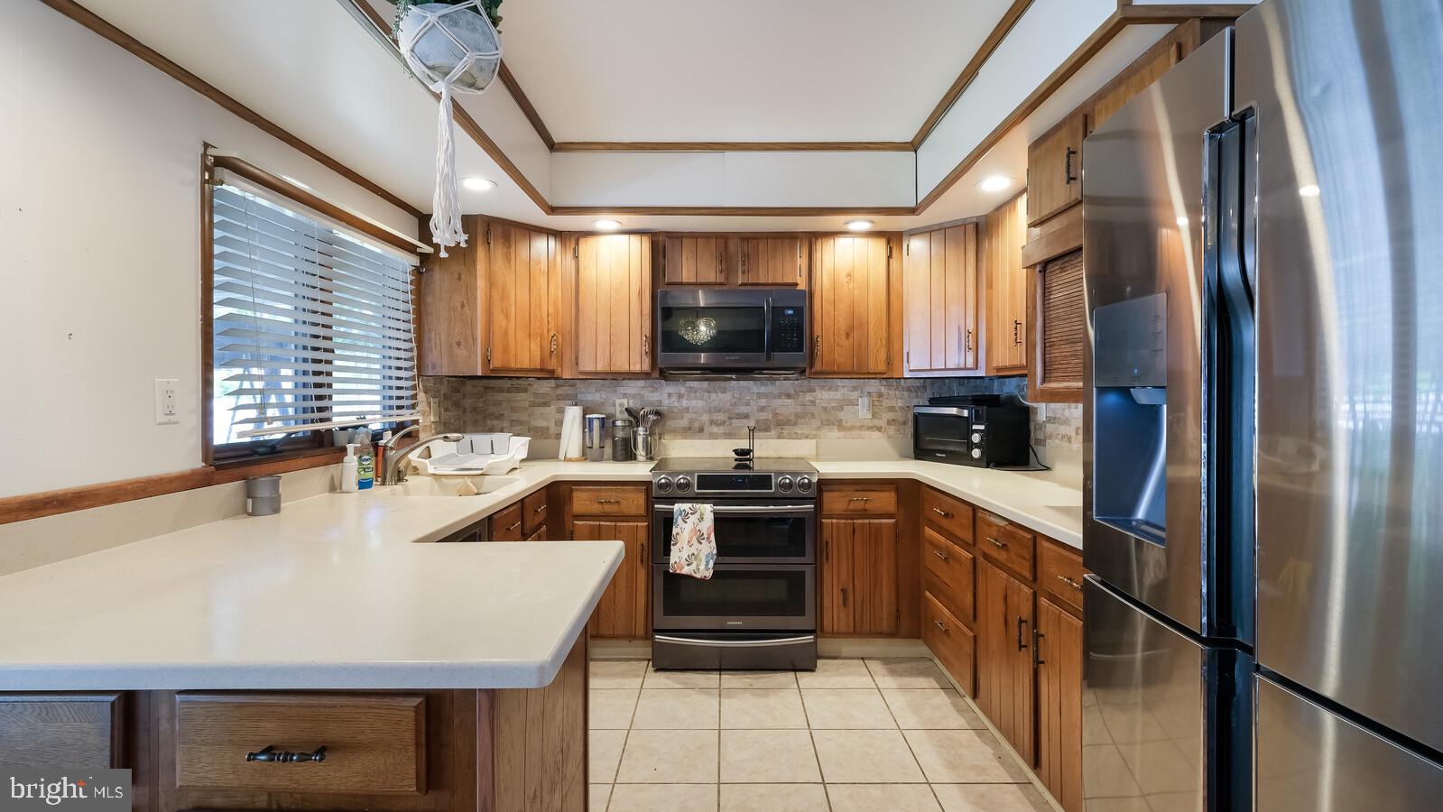 48 Hemlock Road Levittown, PA 19056 - Photo 8 of 32 Gallery Image 8