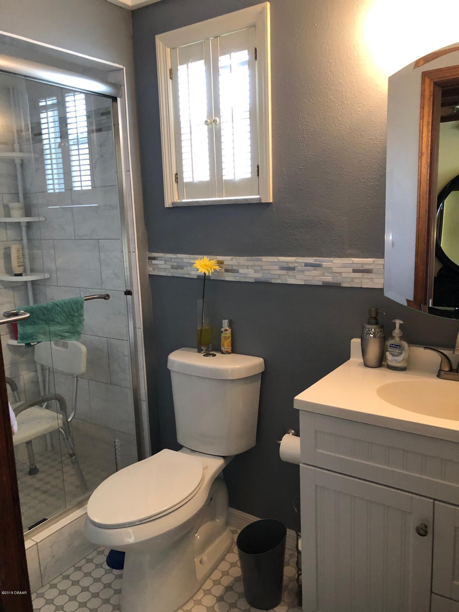 1224 Sunland Road Daytona Beach, FL 32114 - Photo 12 of 27 Main Bath