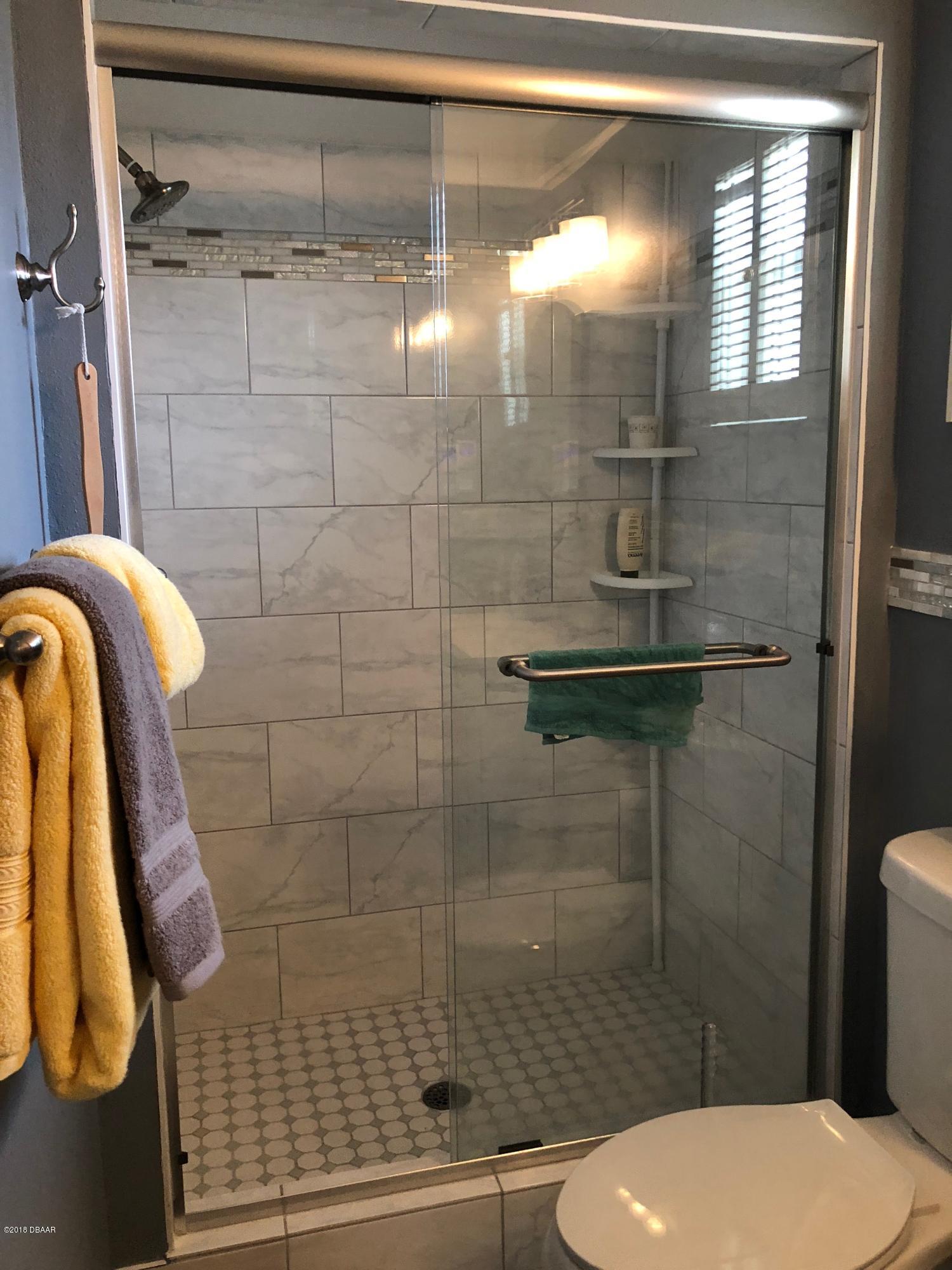 1224 Sunland Road Daytona Beach, FL 32114 - Photo 13 of 27 Master Bath