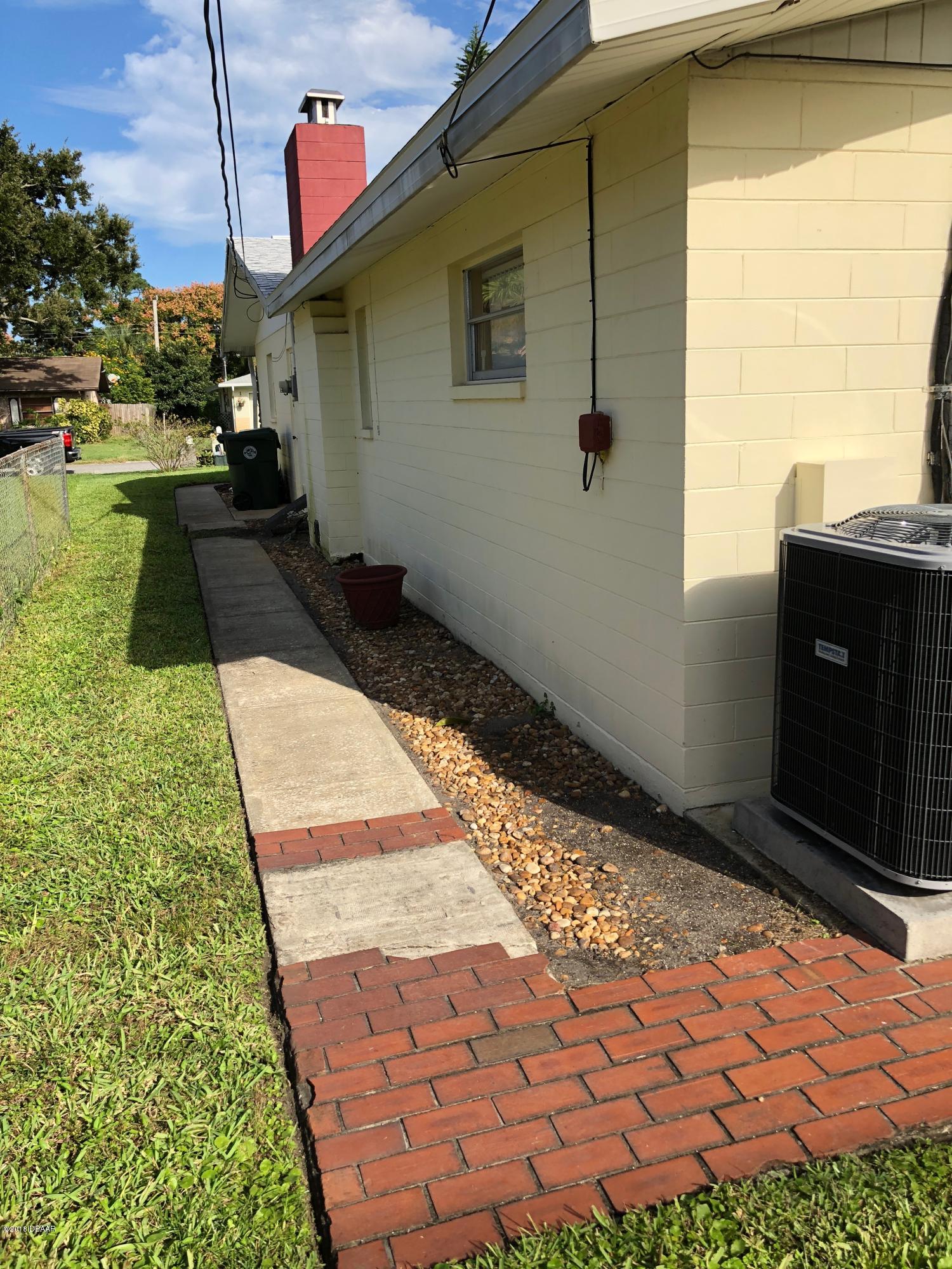 1224 Sunland Road Daytona Beach, FL 32114 - Photo 23 of 27 SIDE WALK WAY
