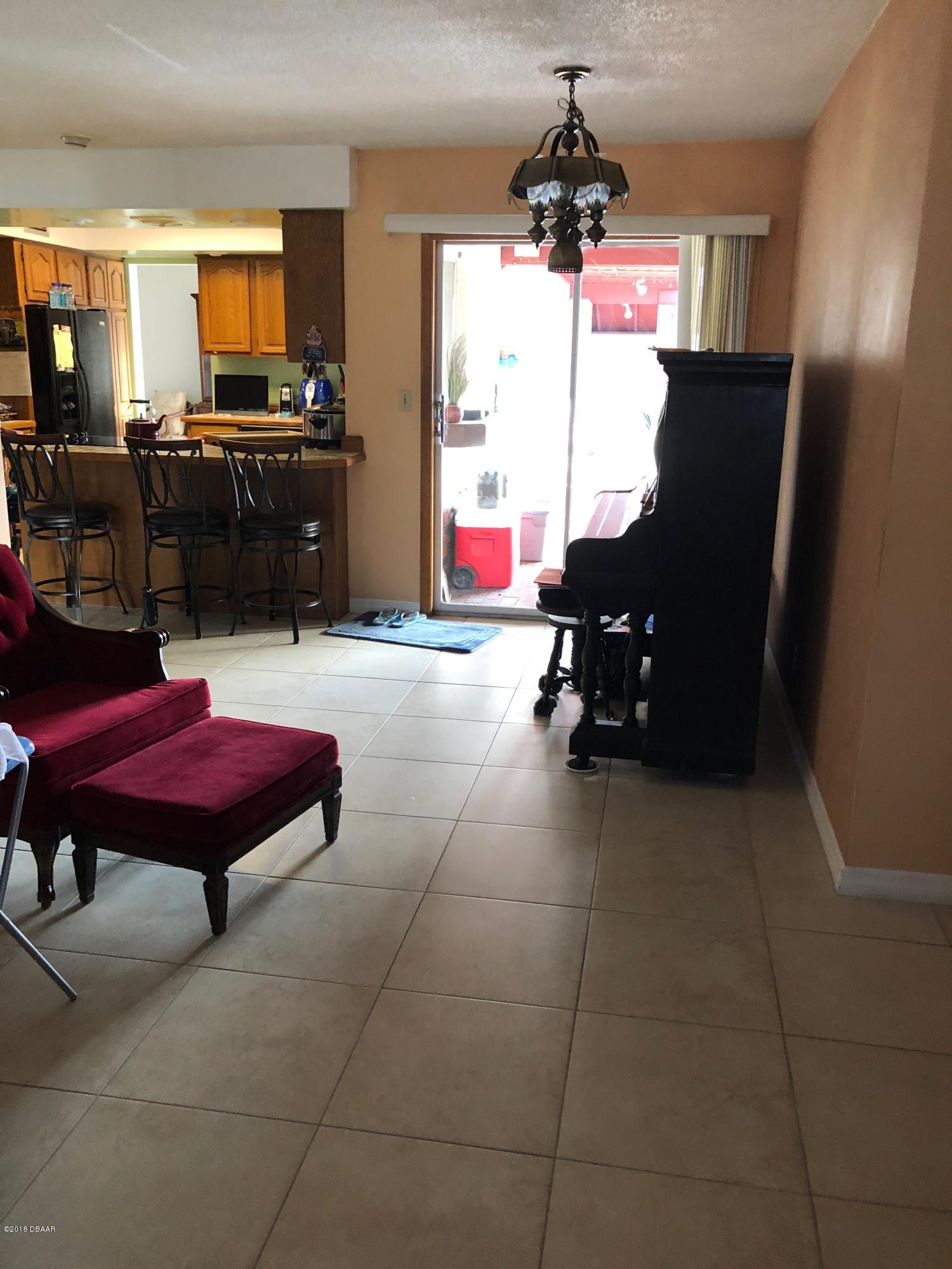 1224 Sunland Road Daytona Beach, FL 32114 - Photo 7 of 27 Family Room