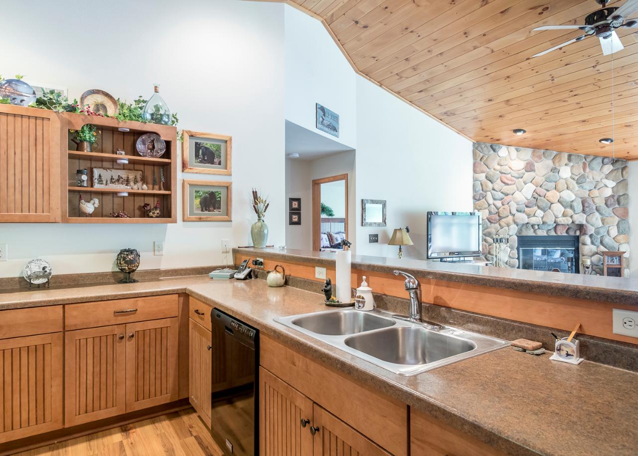 11689 Sunday Lake Road Minocqua, WI 54548 - Photo 16 of 34 Gallery Image 16