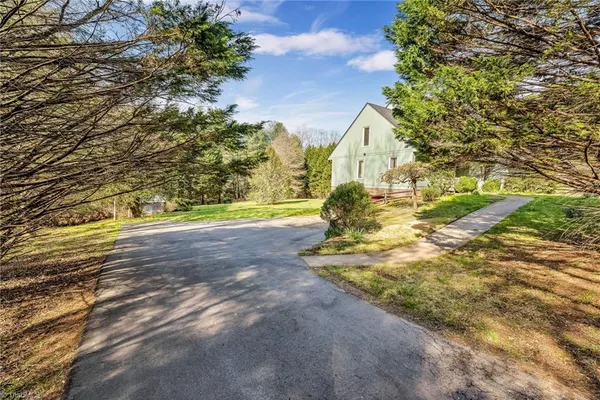 $398,000 | 257 Smitheys Country Lane, Millers Creek, NC 28651