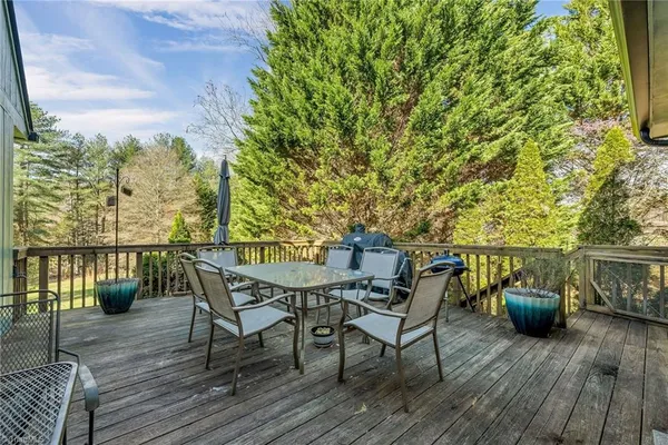 $398,000 | 257 Smitheys Country Lane, Millers Creek, NC 28651