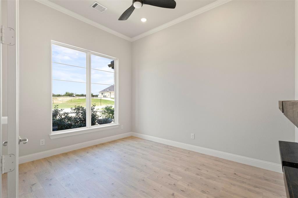 305 Monument Place Azle, TX 76020 - Photo 19 of 39