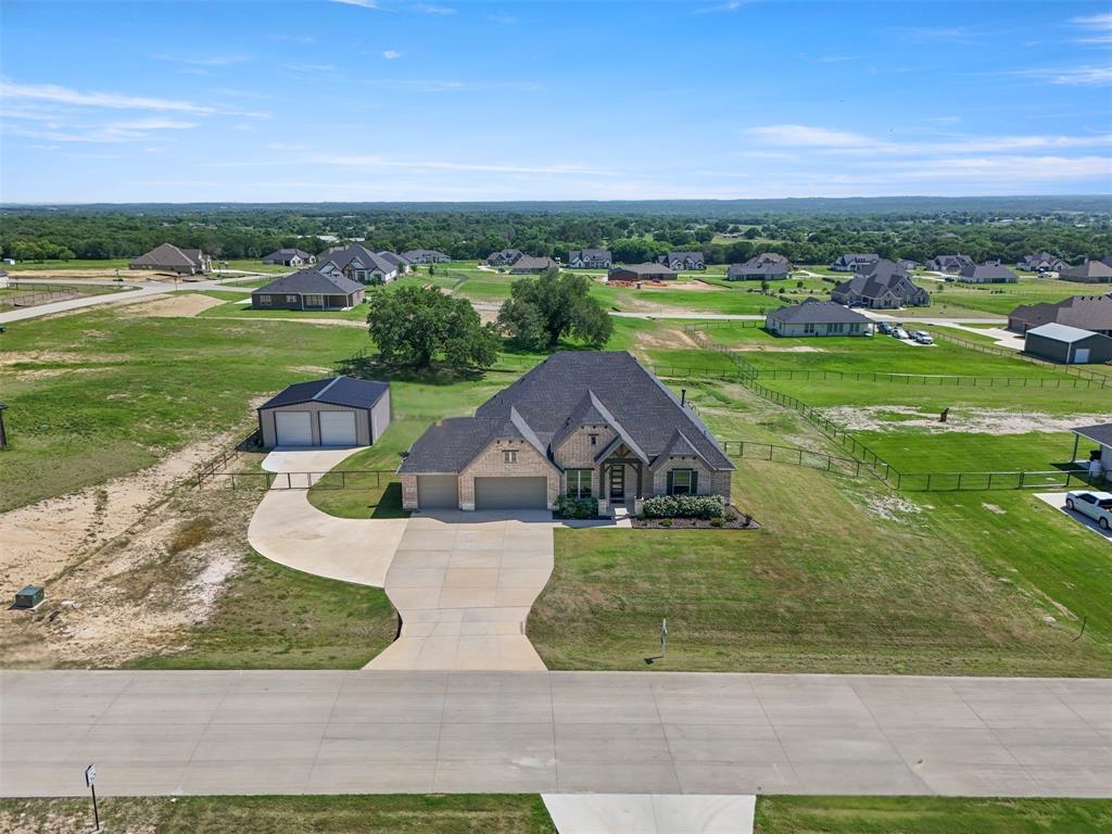 305 Monument Place Azle, TX 76020 - Photo 4 of 39
