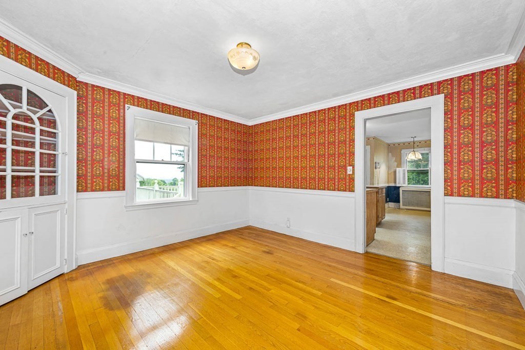 74 Grandview Road Arlington, MA 02476 - Photo 9 of 34 Gallery Image 9