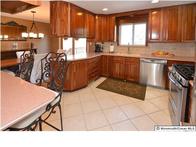 10 Old Manor Road Holmdel, NJ 07733 - Photo 2 of 24 Additional Photo