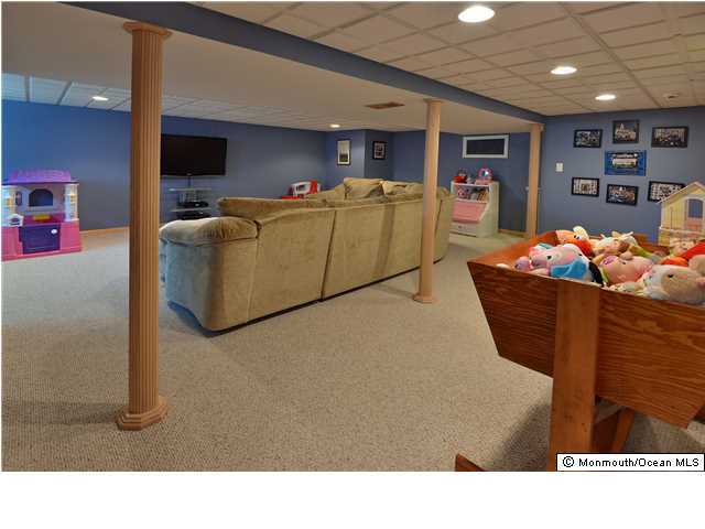 10 Old Manor Road Holmdel, NJ 07733 - Photo 20 of 24 Additional Photo