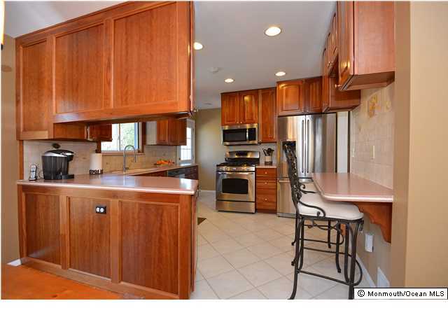 10 Old Manor Road Holmdel, NJ 07733 - Photo 3 of 24 Additional Photo