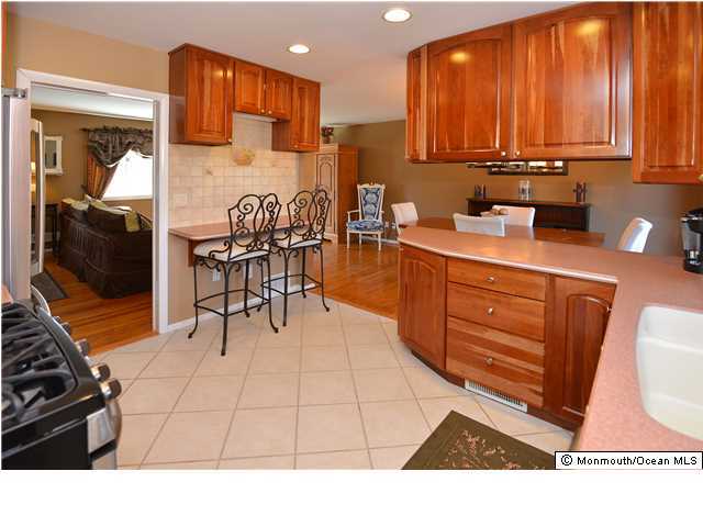 10 Old Manor Road Holmdel, NJ 07733 - Photo 4 of 24 Additional Photo