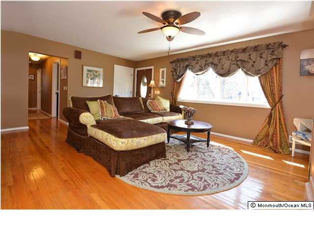 10 Old Manor Road Holmdel, NJ 07733 - Photo 5 of 24 Additional Photo