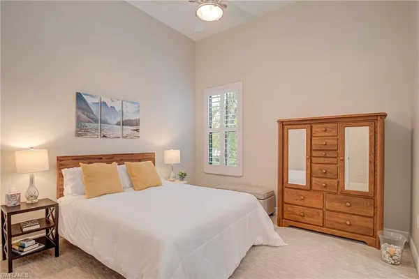 a view of entryway with a flower pot and windows