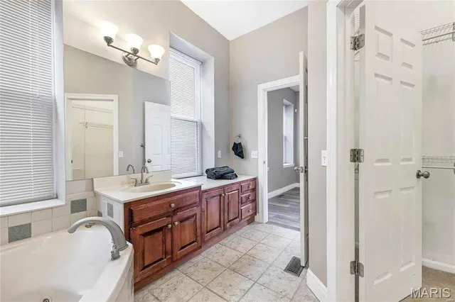 $1,995 | 1231 Allen Market Lane, Unit 2, St. Louis, MO 63104