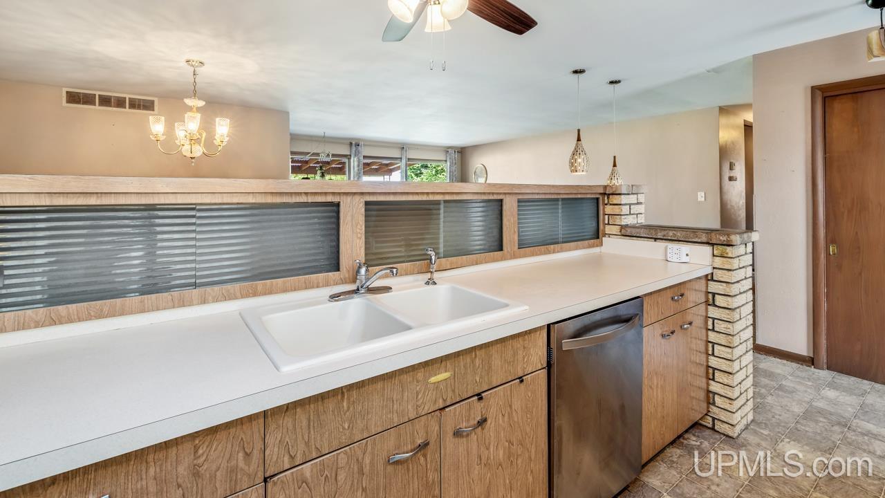 711 South Lincoln Road Escanaba, MI 49829 - Photo 18 of 42 Gallery Image 18