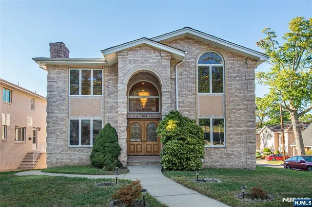 $4,500 | 405 Chestnut Street, Unit 1, Ridgefield, NJ 07657