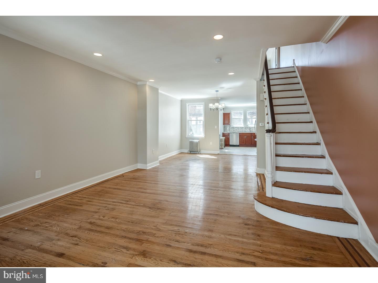 5521 Miriam Road Philadelphia, PA 19124 - Photo 4 of 25 Living Room